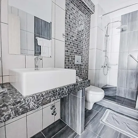 Marinis Boutique فندق Nea Iraklitsa