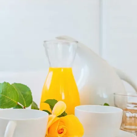 Marinis Boutique فندق *