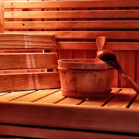 Marinis Boutique فندق