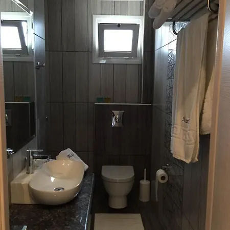 Marinis Boutique Nea Iraklitsa