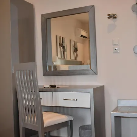 Marinis Boutique فندق Nea Iraklitsa