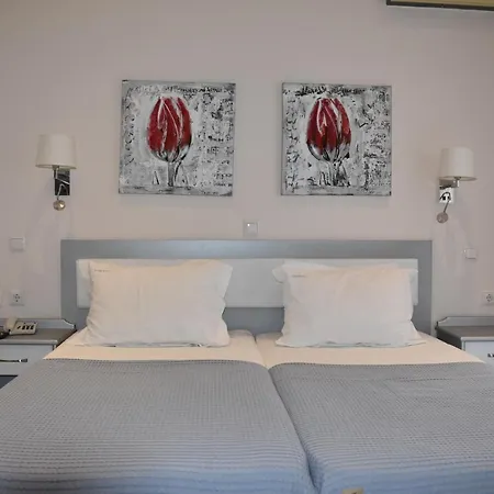 Marinis Boutique فندق