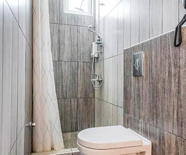 Marinis Boutique Hotel *