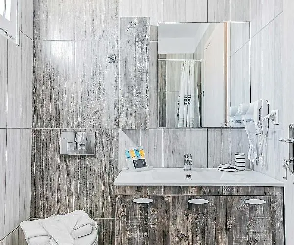 Marinis Boutique Nea Iraklitsa