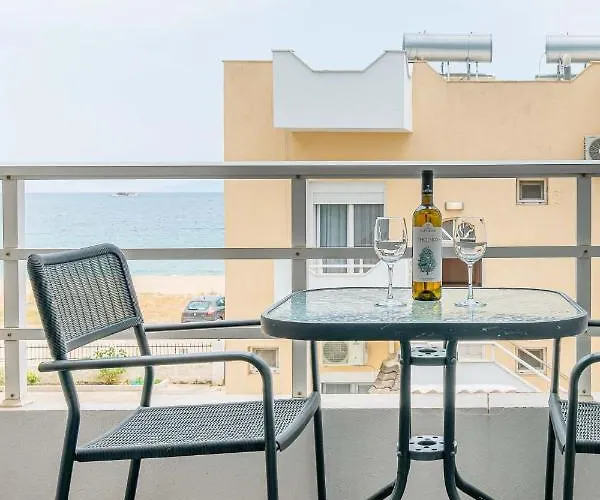 Marinis Boutique Hotel