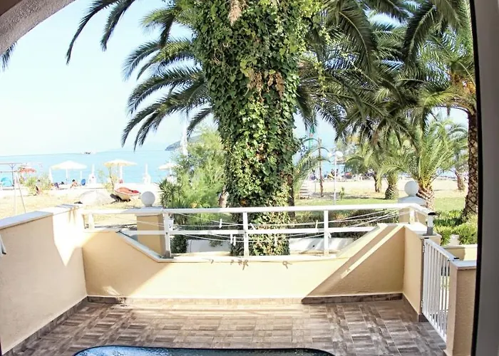 Marinis Boutique Hotel Nea Iraklitsa
