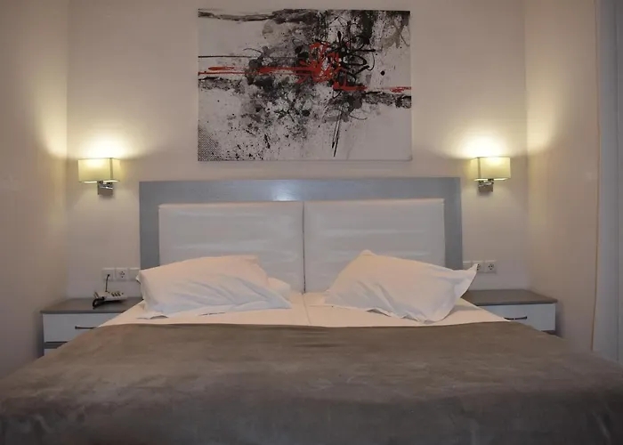 Otel Marinis Boutique Nea Iraklitsa