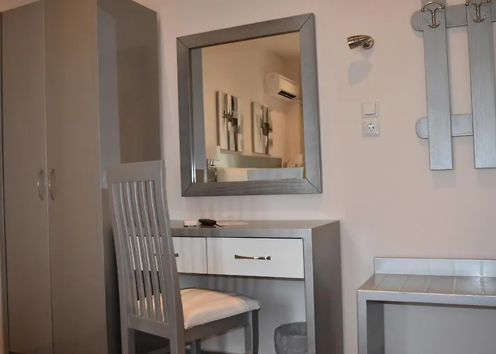 Marinis Boutique Hotel Nea Iraklitsa